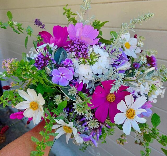 Wildflowerbridal bouquet(1)